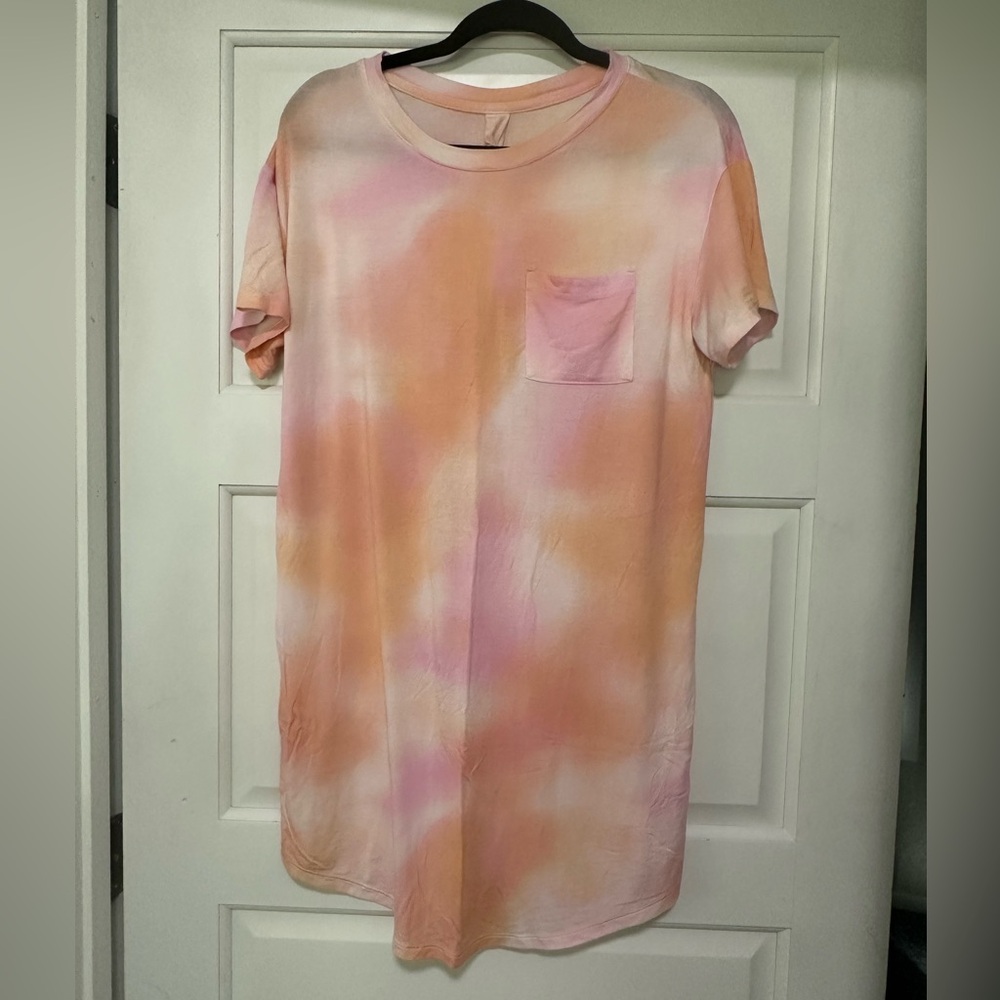 soft nightie with pastel tie dye & front pocket